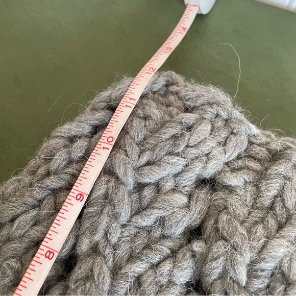 NWT Eugenia Kim BROOKE Neckwarmer/Snood/Infinity Scarf in Light Gray Wool *Peru* - Picture 5 of 7